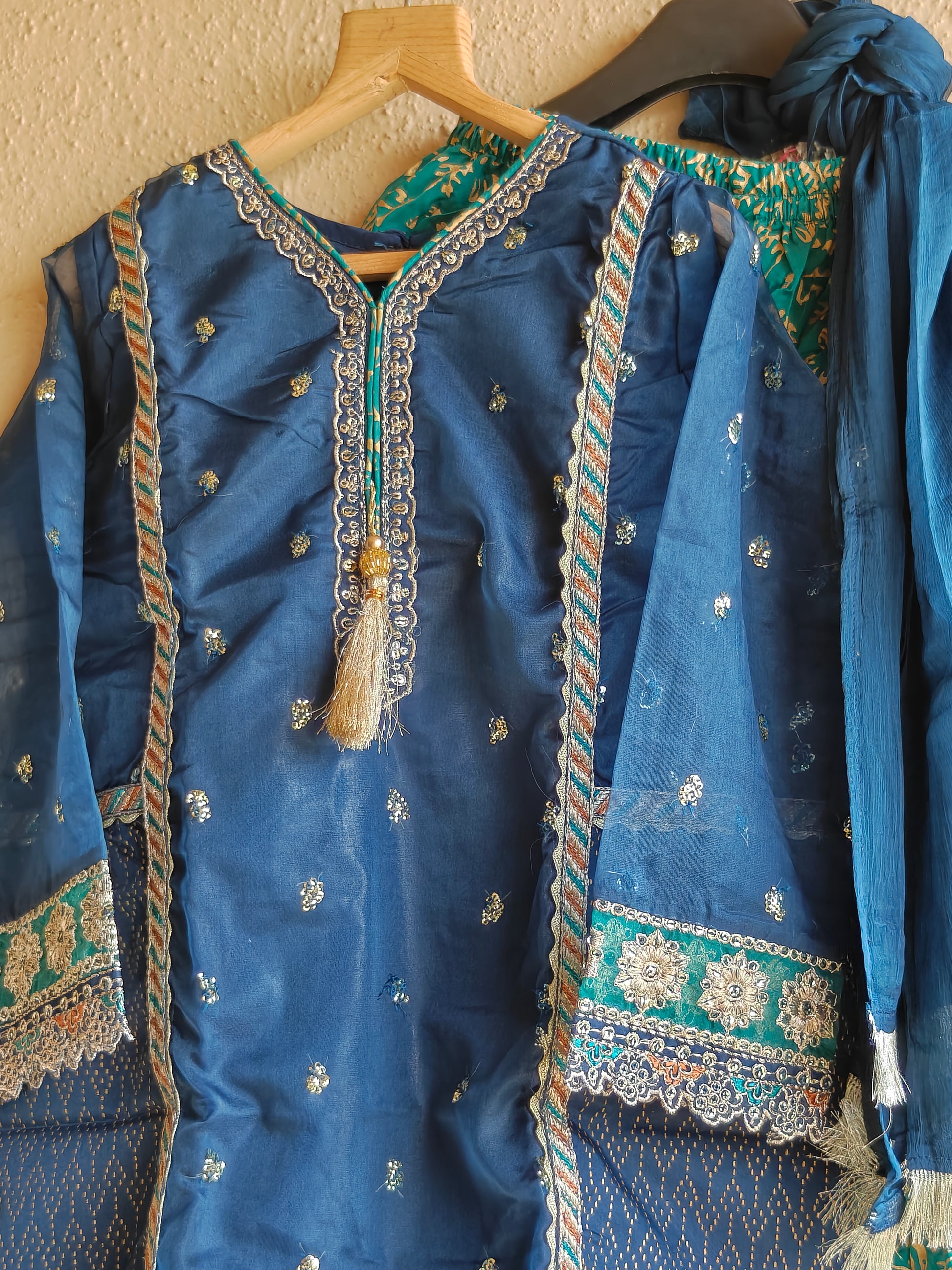 Neelam-e-Shaahi Andaaz