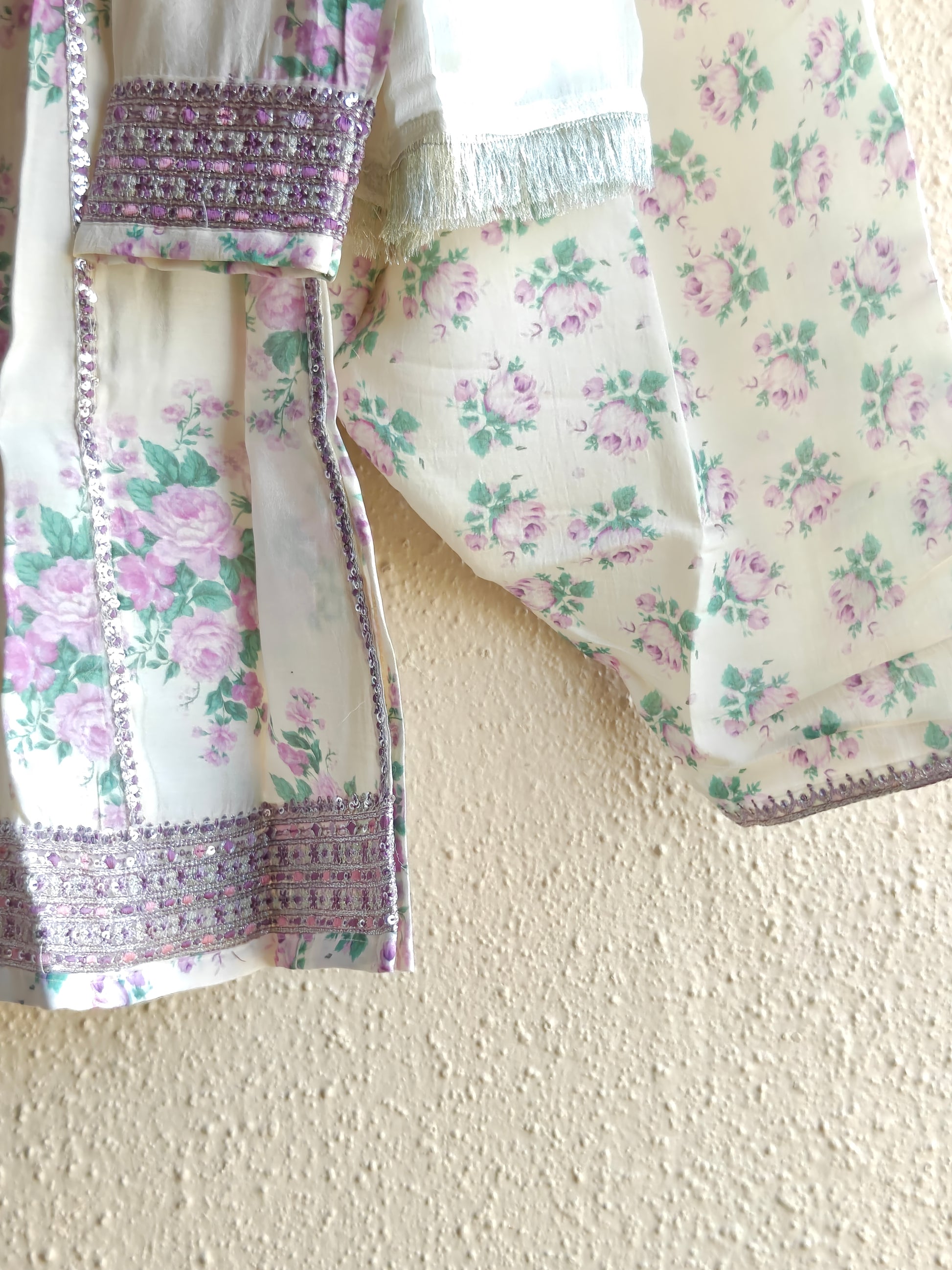 Gul-e-Lilac