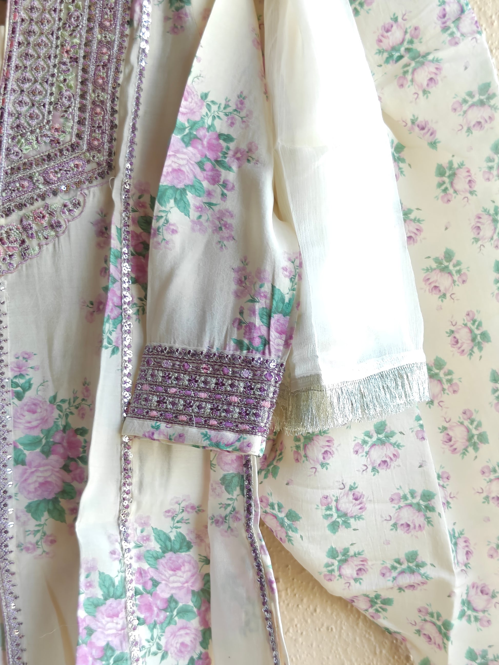 Gul-e-Lilac
