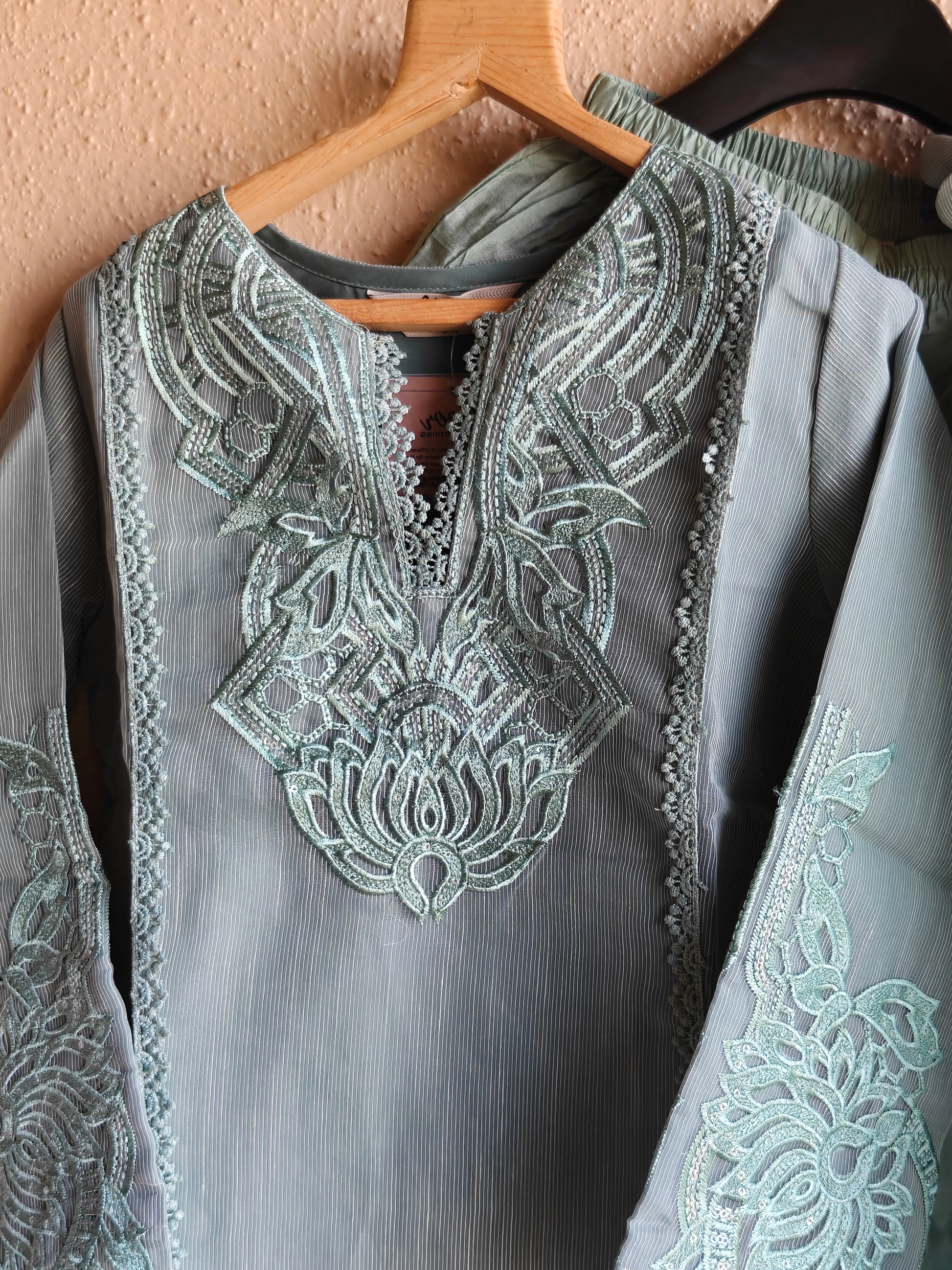 Teal Shahi