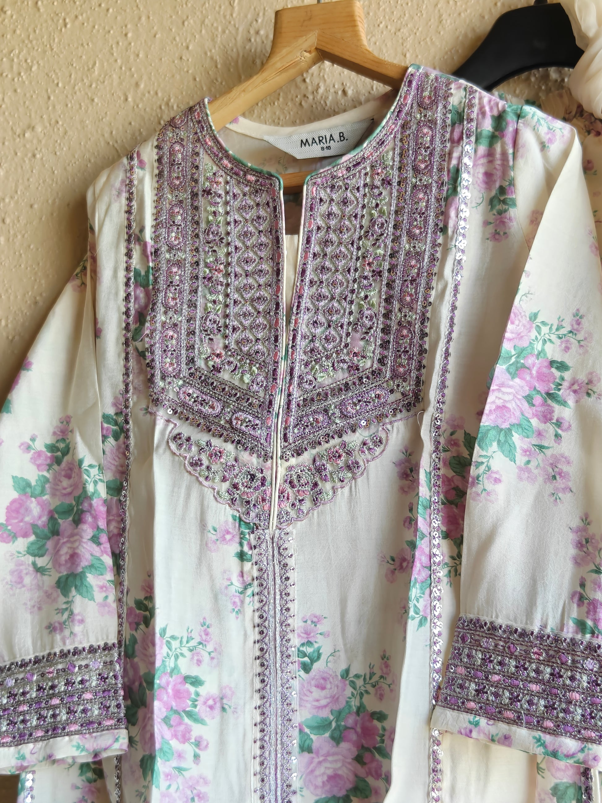 Gul-e-Lilac