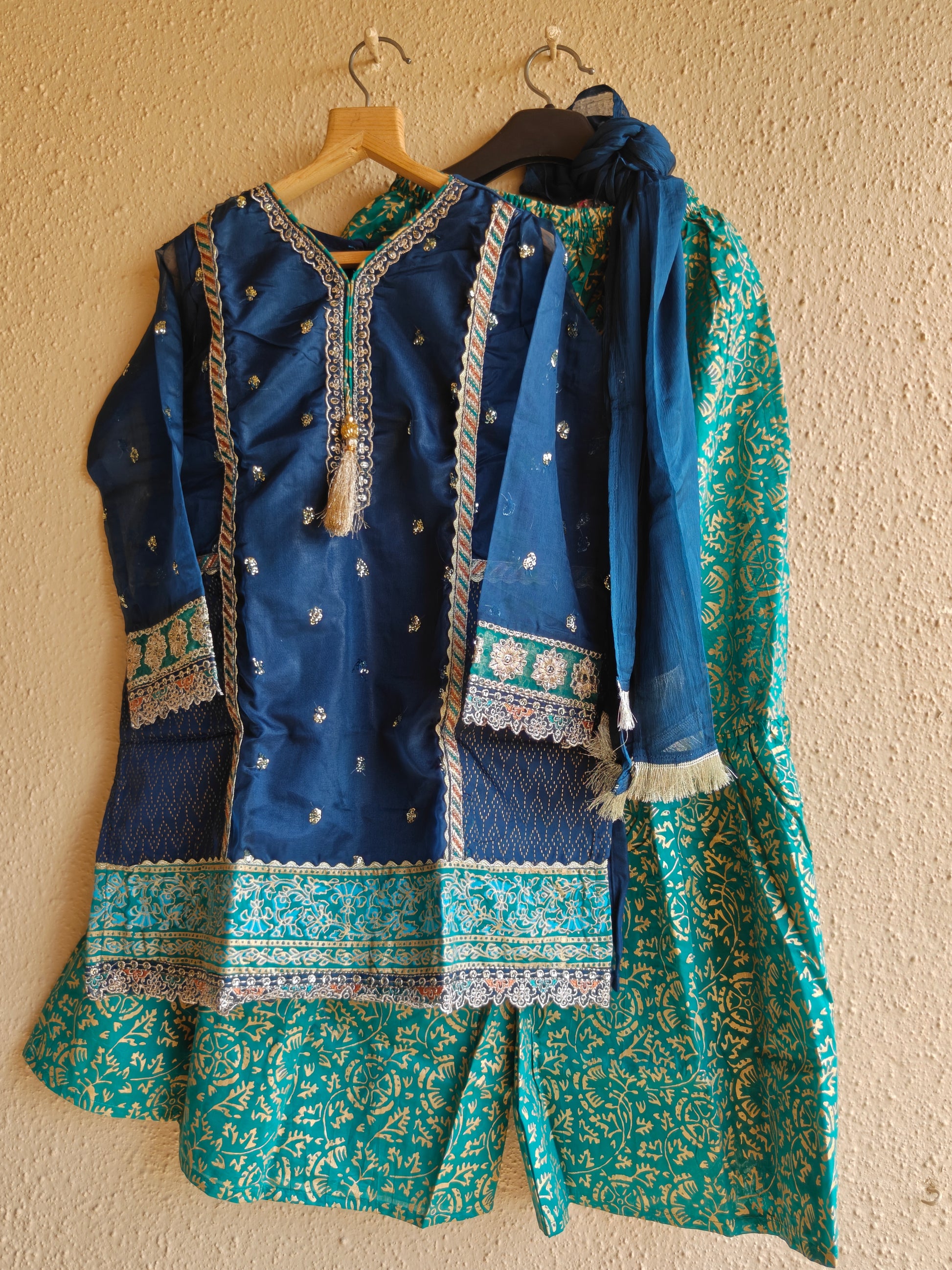 Neelam-e-Shaahi Andaaz