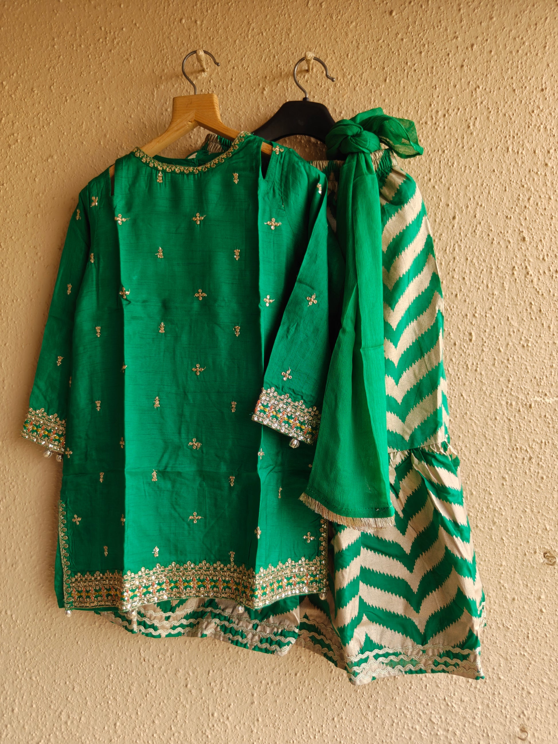 Sabz Adaa-e-Shaahi